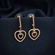 Load image into Gallery viewer, Beautiful Stone Studded Earring
