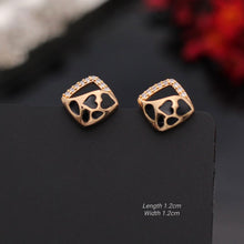 Load image into Gallery viewer, Stone Studded Elegant Earring
