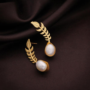 Freshwater Baroque Pearl Earring