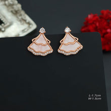 Load image into Gallery viewer, Stylish and Simple Partywear Earring
