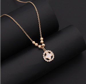 Chain Accompanied by Mother of Pearl Pendant