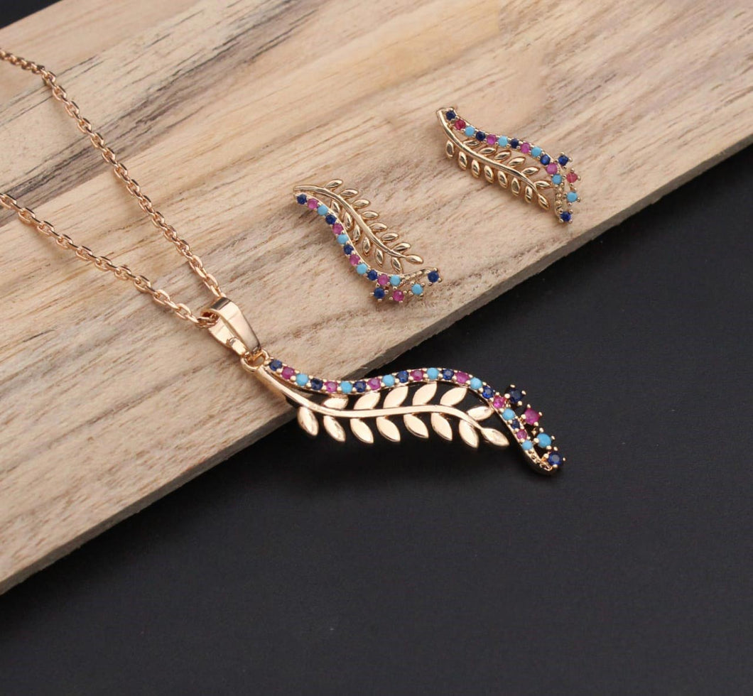Trendy Neckpiece With A Pair Of Earring