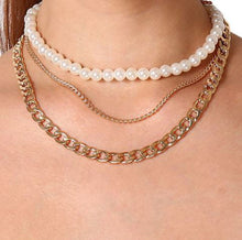 Load image into Gallery viewer, Pearl And Gold Neckpiece
