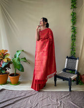Load image into Gallery viewer, Copper Zari Weaving Silk Saree With Grand Pallu
