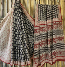 Load image into Gallery viewer, Hand Block Printed Mul Mul Cotton Saree
