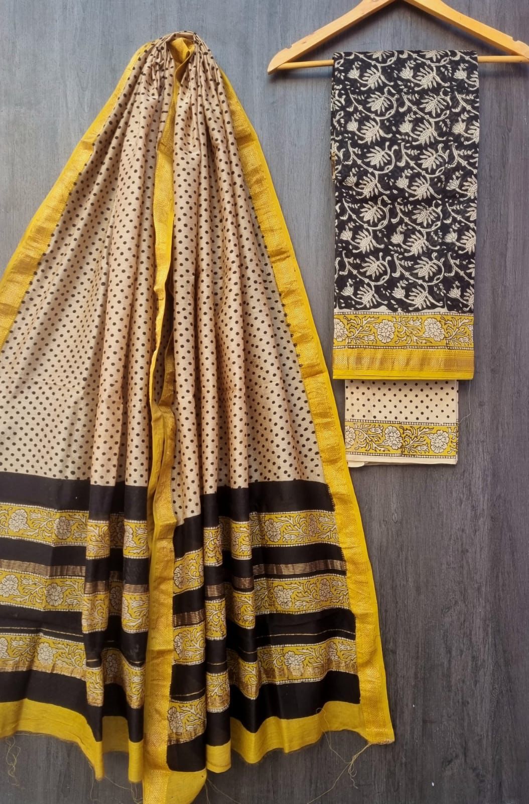 Maheshwari Handloom Dress Material at Best Price in Khargone | Handlooms  World